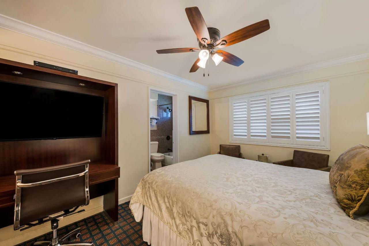 Clarion Collection Carmel Oaks Inn Экстерьер фото
