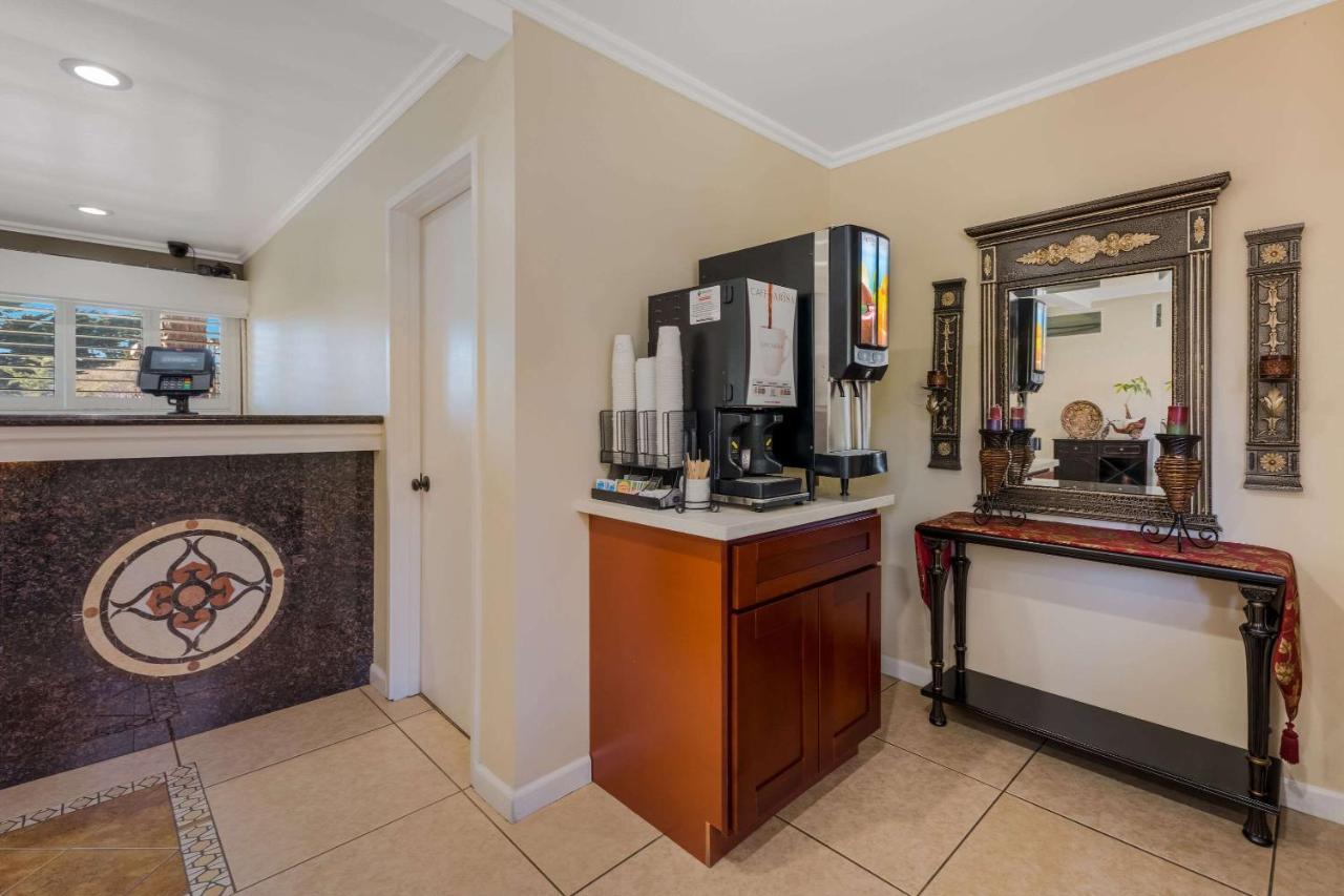 Clarion Collection Carmel Oaks Inn Экстерьер фото