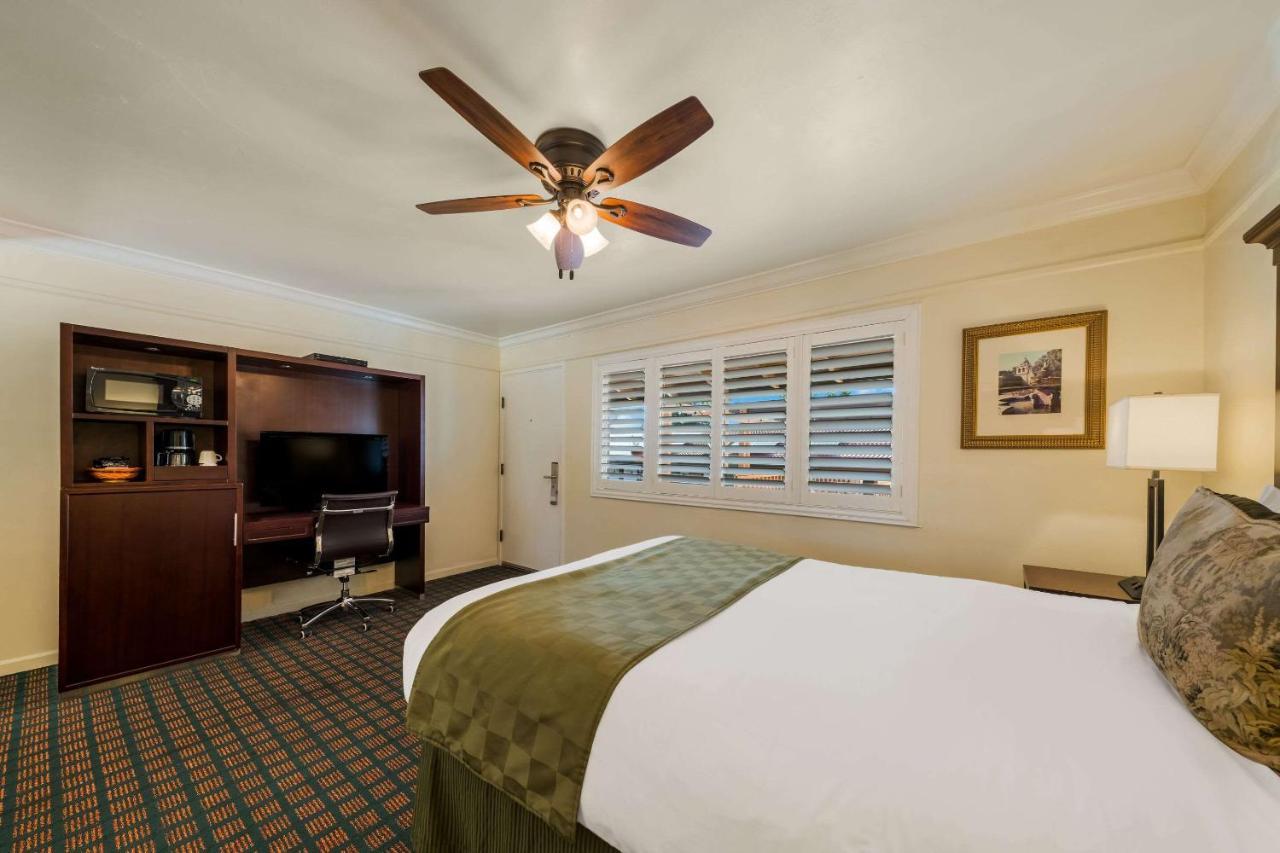 Clarion Collection Carmel Oaks Inn Экстерьер фото