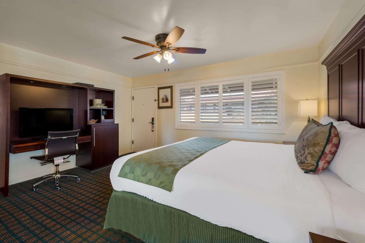 Clarion Collection Carmel Oaks Inn Экстерьер фото