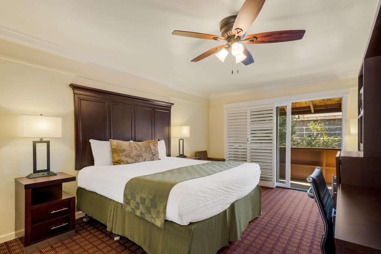 Clarion Collection Carmel Oaks Inn Экстерьер фото