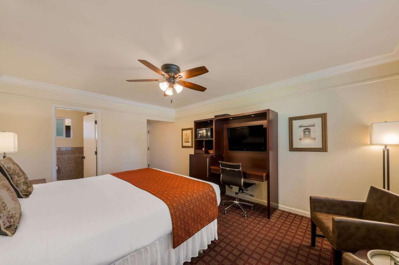 Clarion Collection Carmel Oaks Inn Экстерьер фото