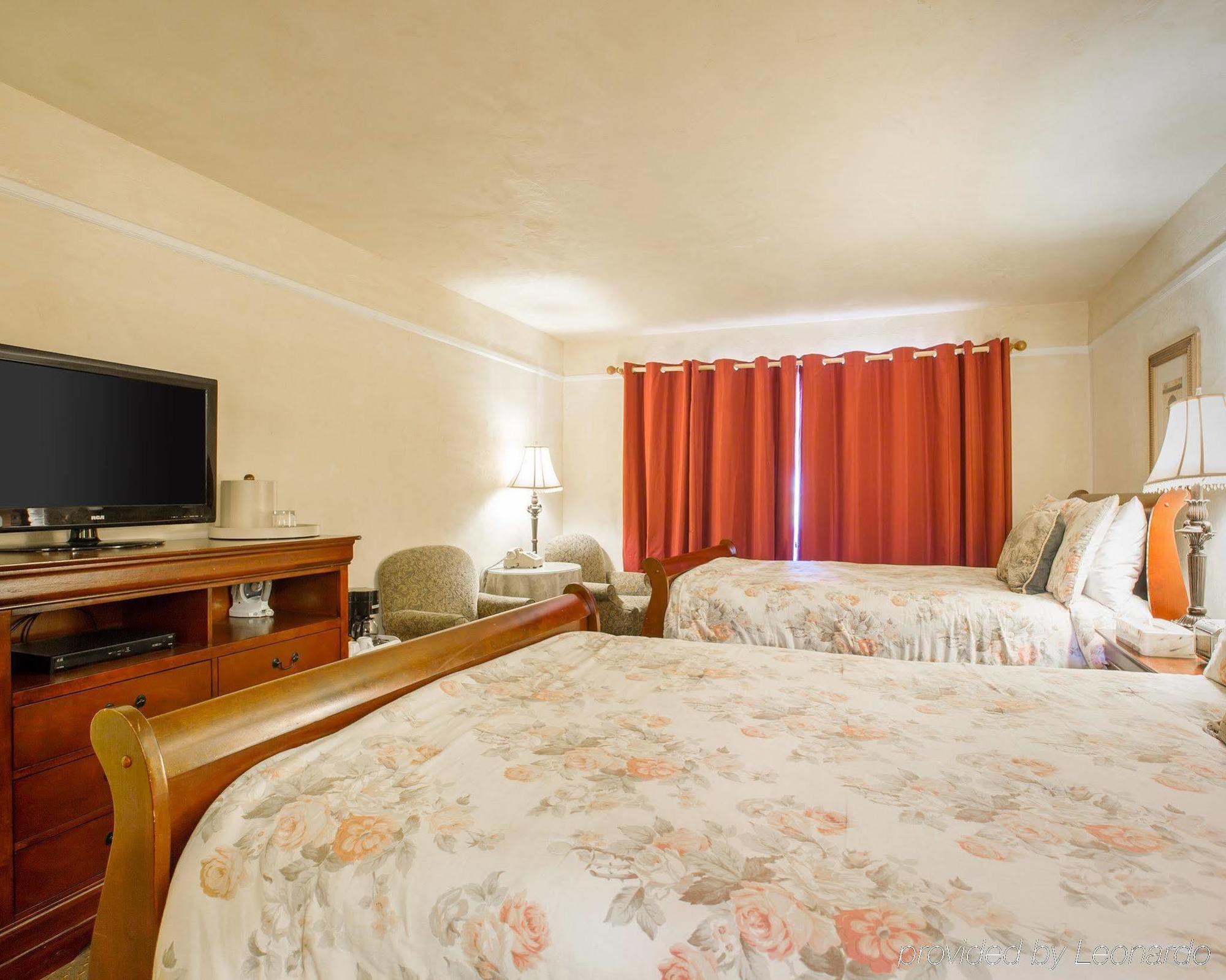 Clarion Collection Carmel Oaks Inn Экстерьер фото