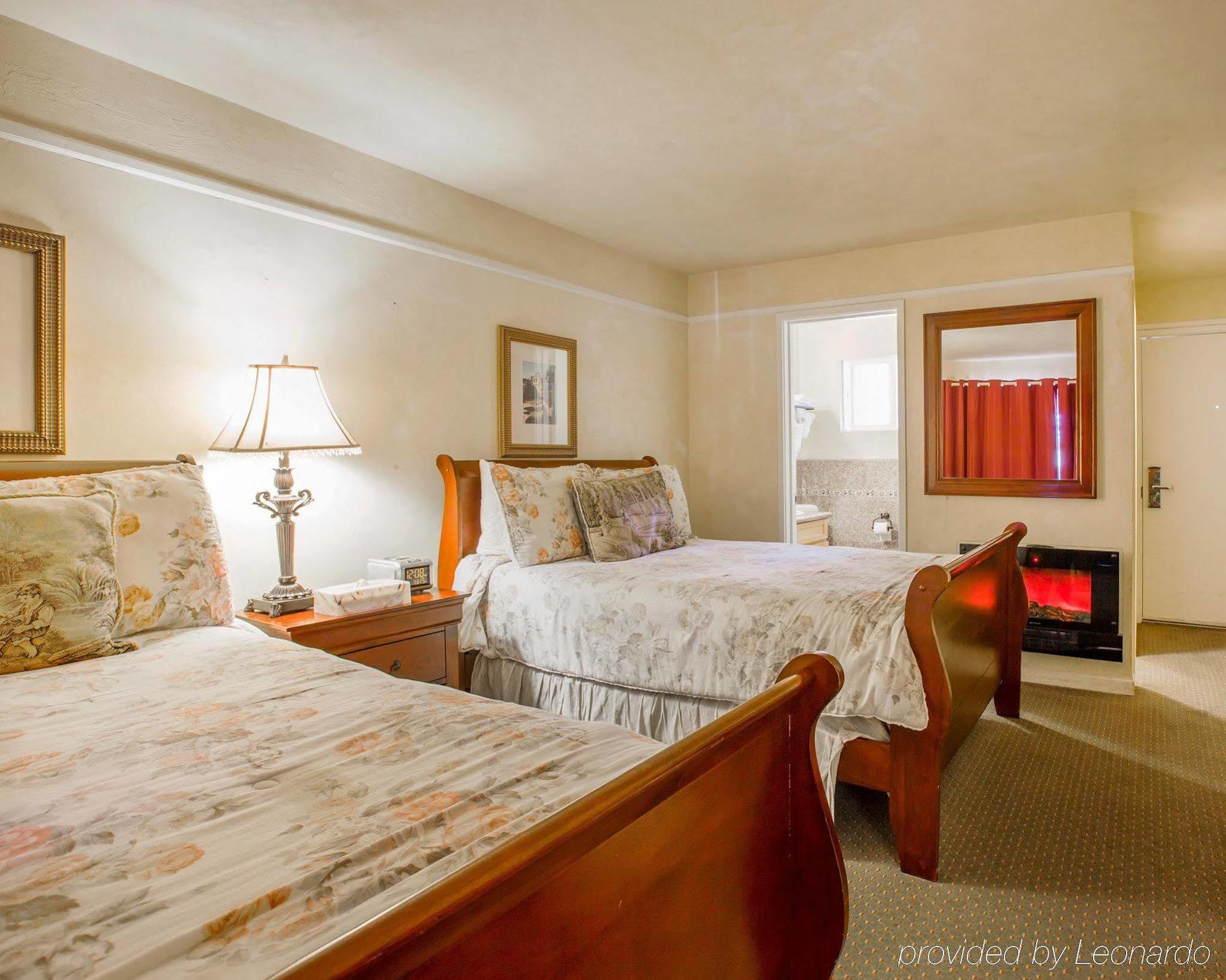 Clarion Collection Carmel Oaks Inn Экстерьер фото