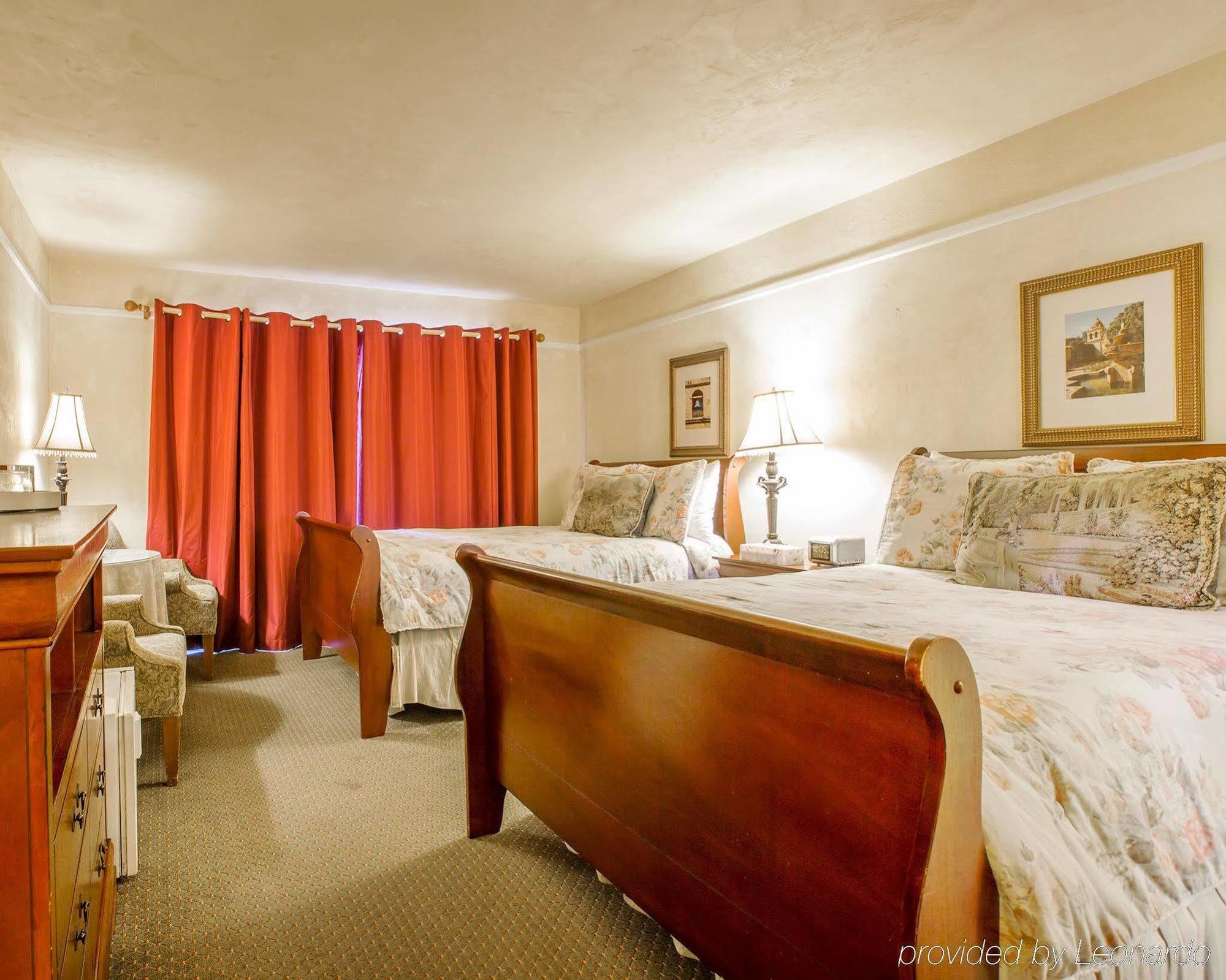 Clarion Collection Carmel Oaks Inn Экстерьер фото