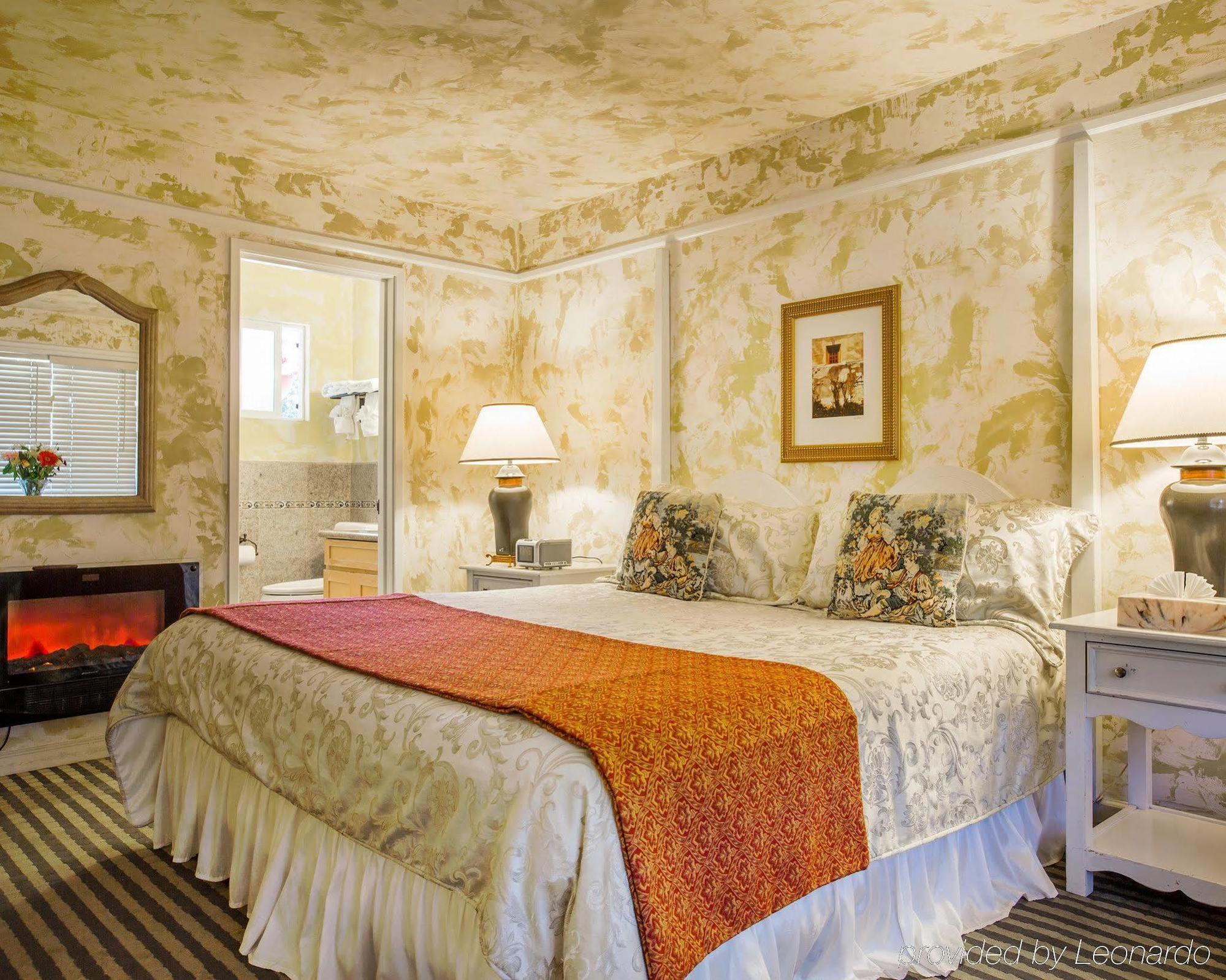 Clarion Collection Carmel Oaks Inn Экстерьер фото