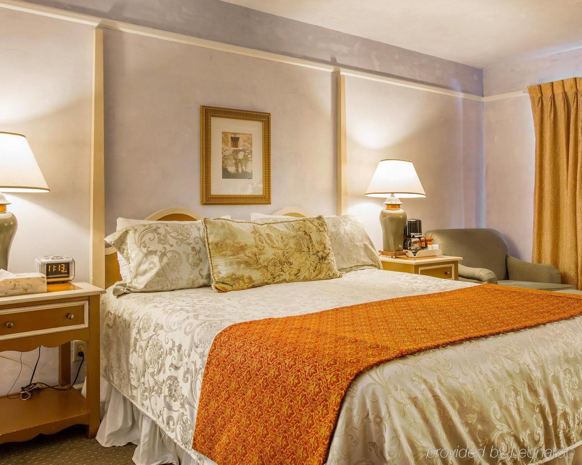 Clarion Collection Carmel Oaks Inn Экстерьер фото