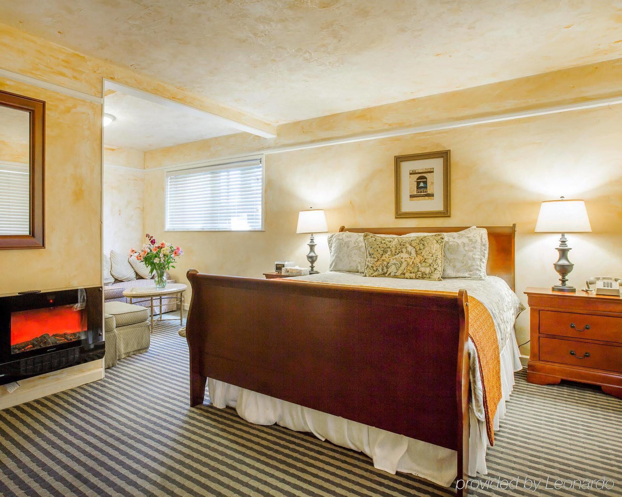 Clarion Collection Carmel Oaks Inn Экстерьер фото